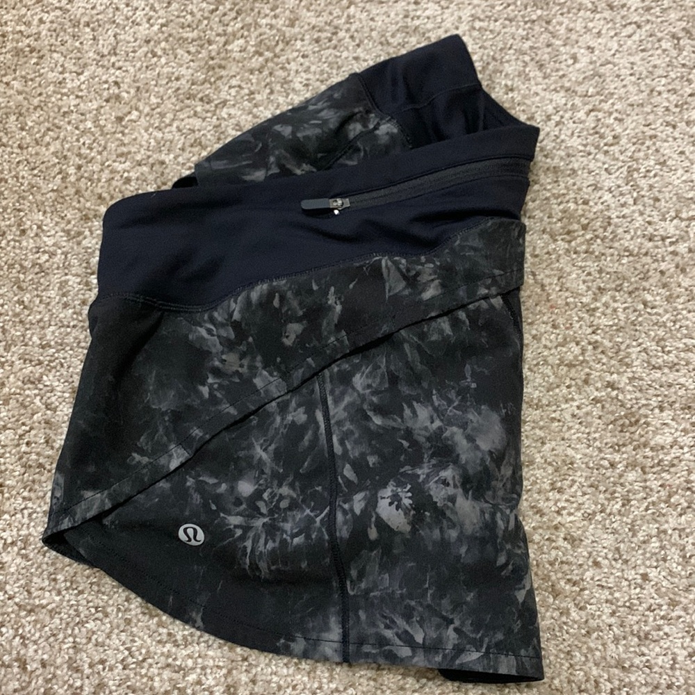 2.5 lululemon shorts